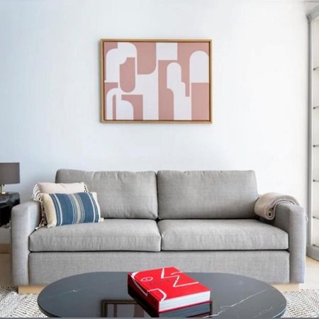 Bright 1Bedroom Apartment Centrally Located With Most Beautiful Views From Seine At 10 Minutes Walking From Beaugrenelle Shopping Mall And Eiffel Tower Paris Dış mekan fotoğraf