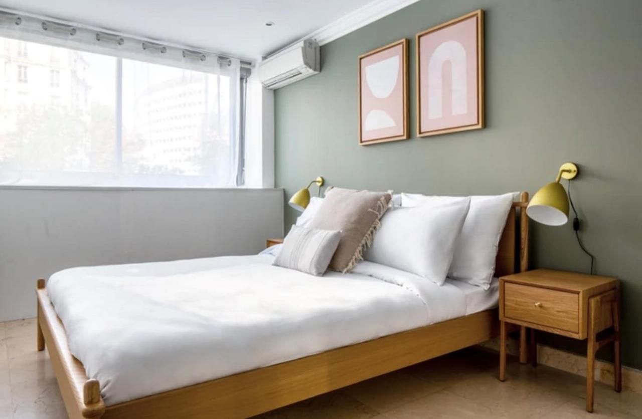 Bright 1Bedroom Apartment Centrally Located With Most Beautiful Views From Seine At 10 Minutes Walking From Beaugrenelle Shopping Mall And Eiffel Tower Paris Dış mekan fotoğraf